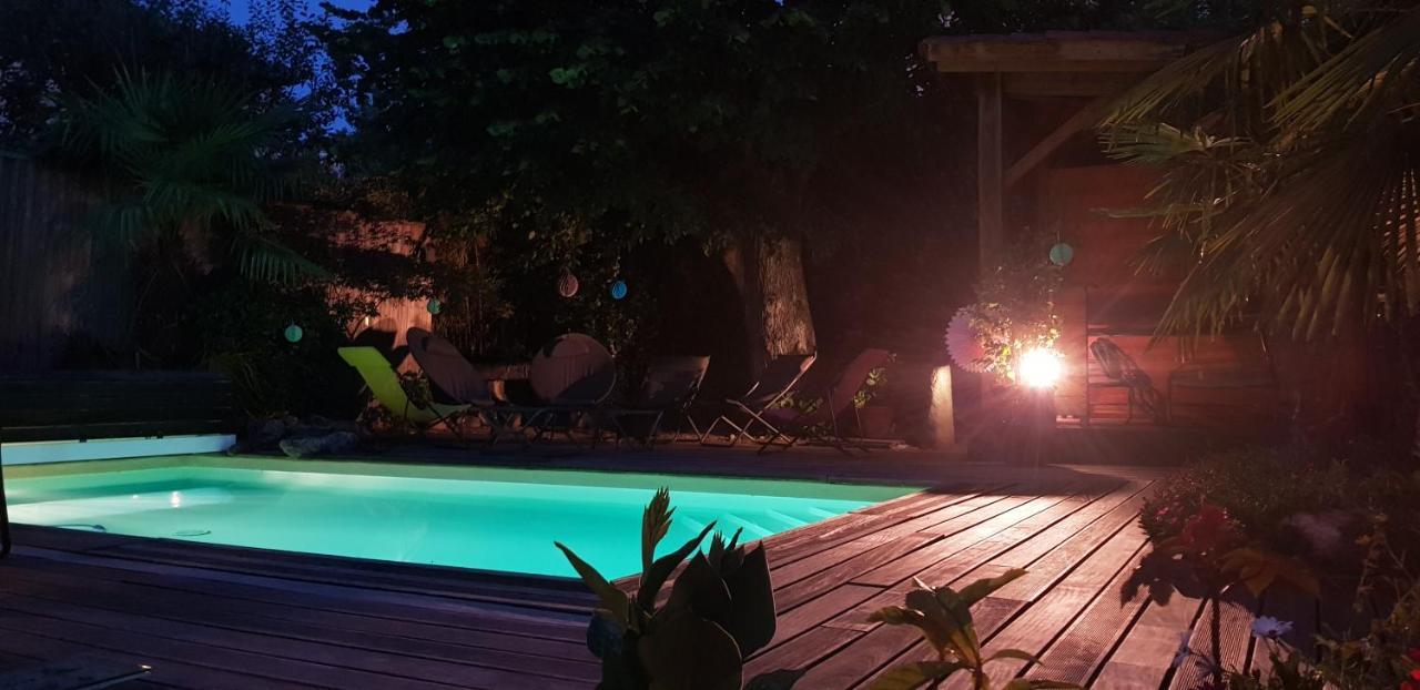 Une Odeur De Tilleul Montbrison Bagian luar foto